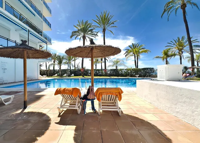 Skol 701. One Bedroom Duplex With Exceptional Sea Views. * מארבלה