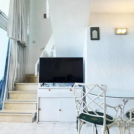 Skol 701. One Bedroom Duplex With Exceptional Sea Views. מארבלה