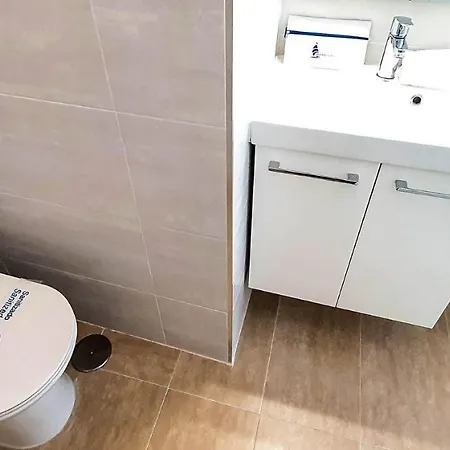 Skol 701. One Bedroom Duplex With Exceptional Sea Views. דירה